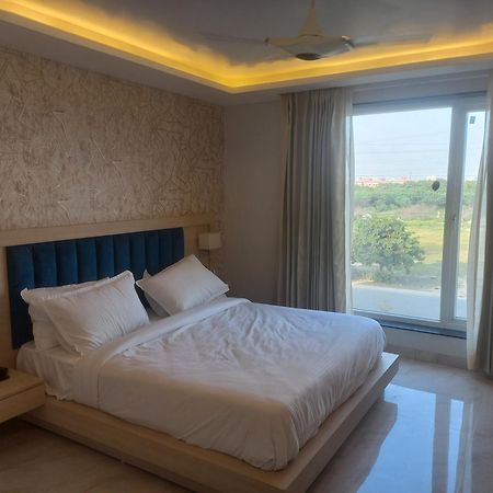 Hotel Holiday Grand Greater Noida Dış mekan fotoğraf