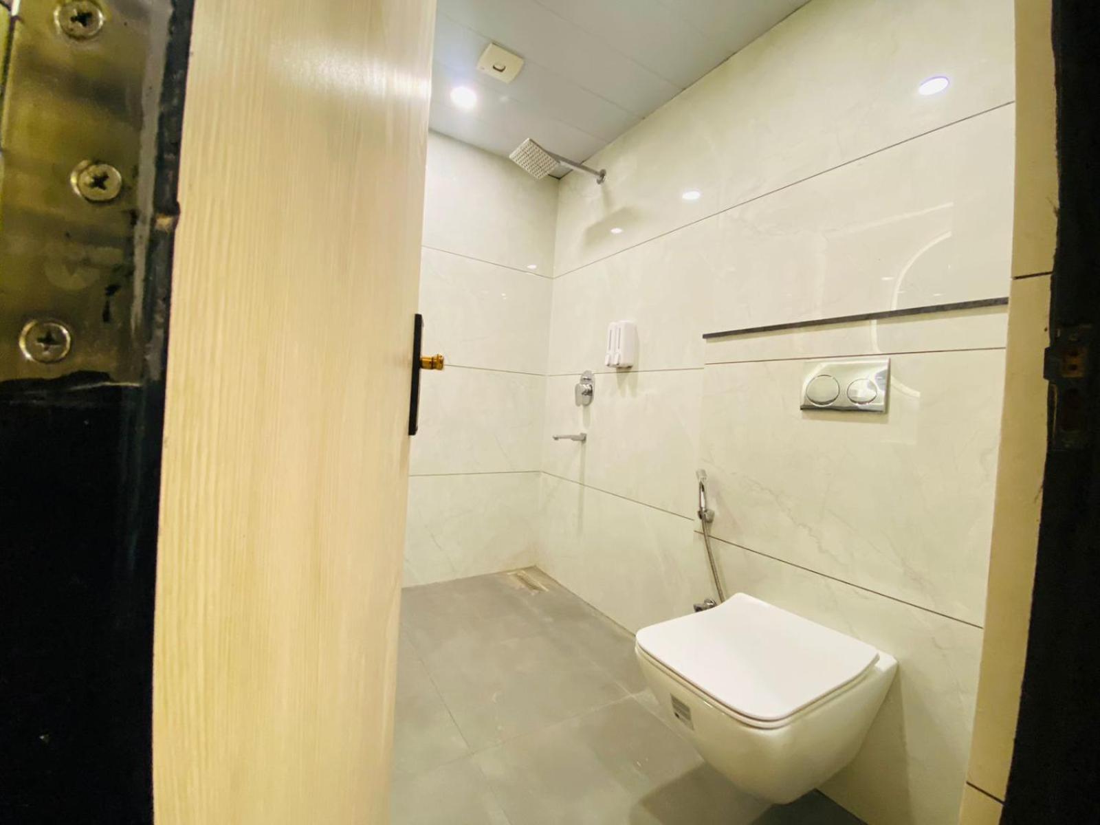 Hotel Holiday Grand Greater Noida Dış mekan fotoğraf