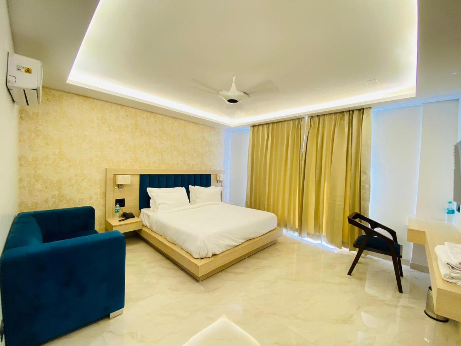 Hotel Holiday Grand Greater Noida Dış mekan fotoğraf