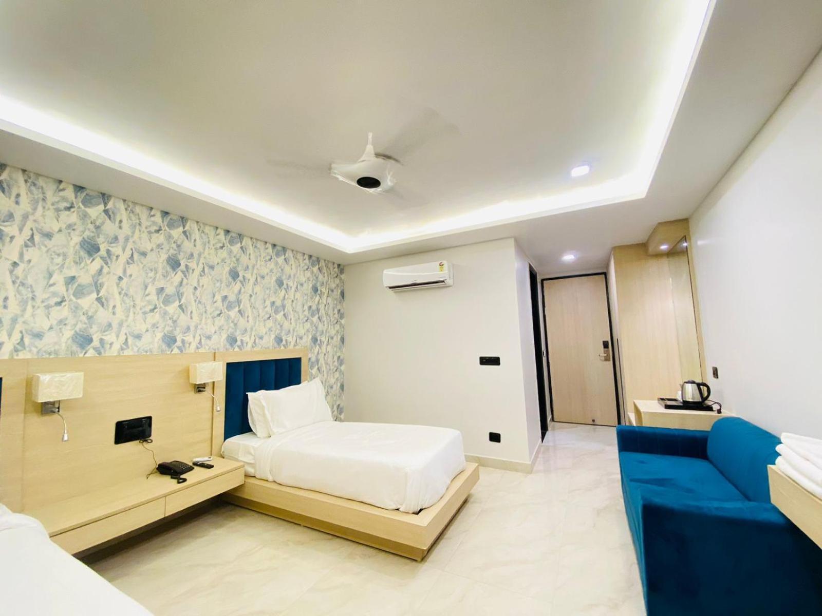 Hotel Holiday Grand Greater Noida Dış mekan fotoğraf