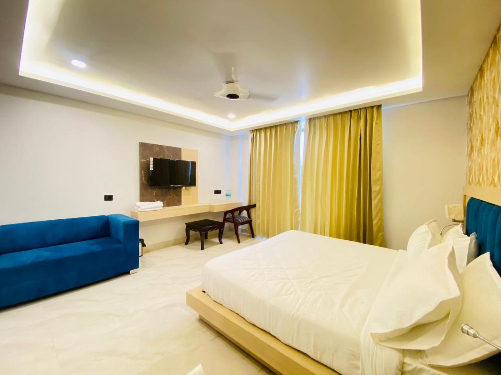 Hotel Holiday Grand Greater Noida Dış mekan fotoğraf
