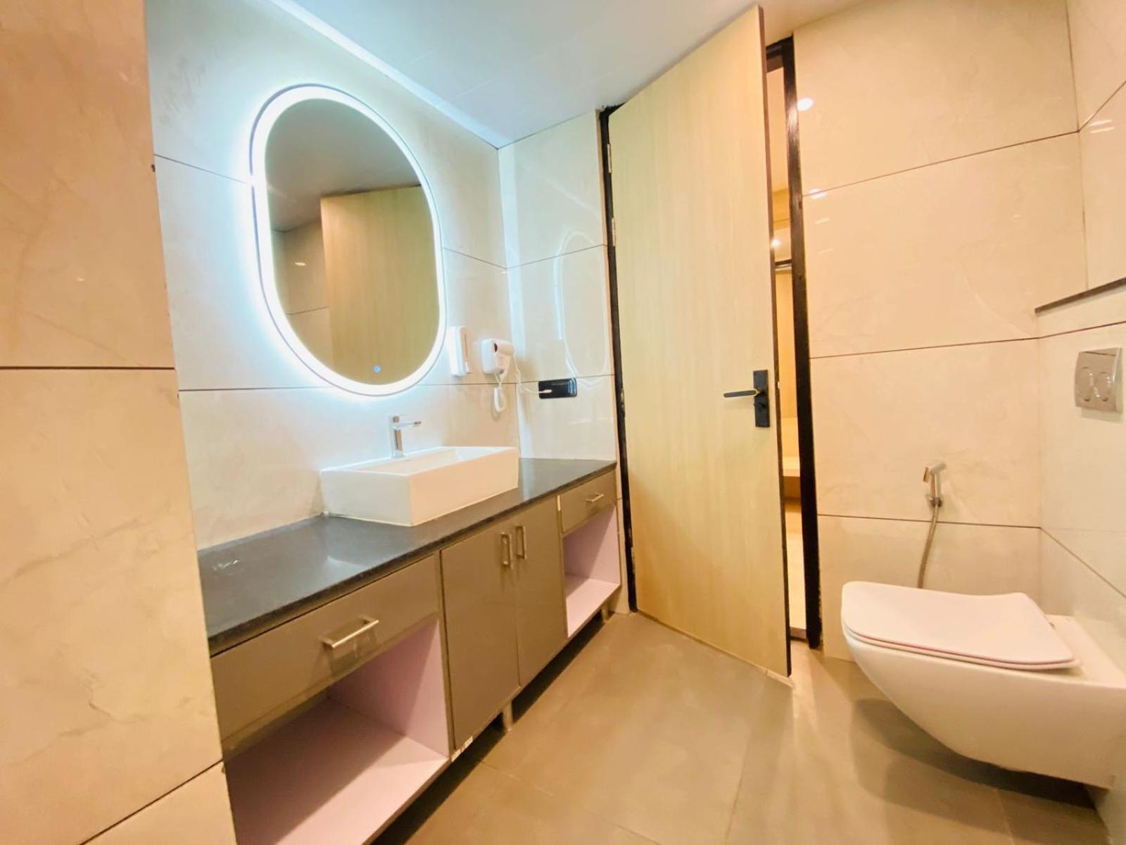 Hotel Holiday Grand Greater Noida Dış mekan fotoğraf