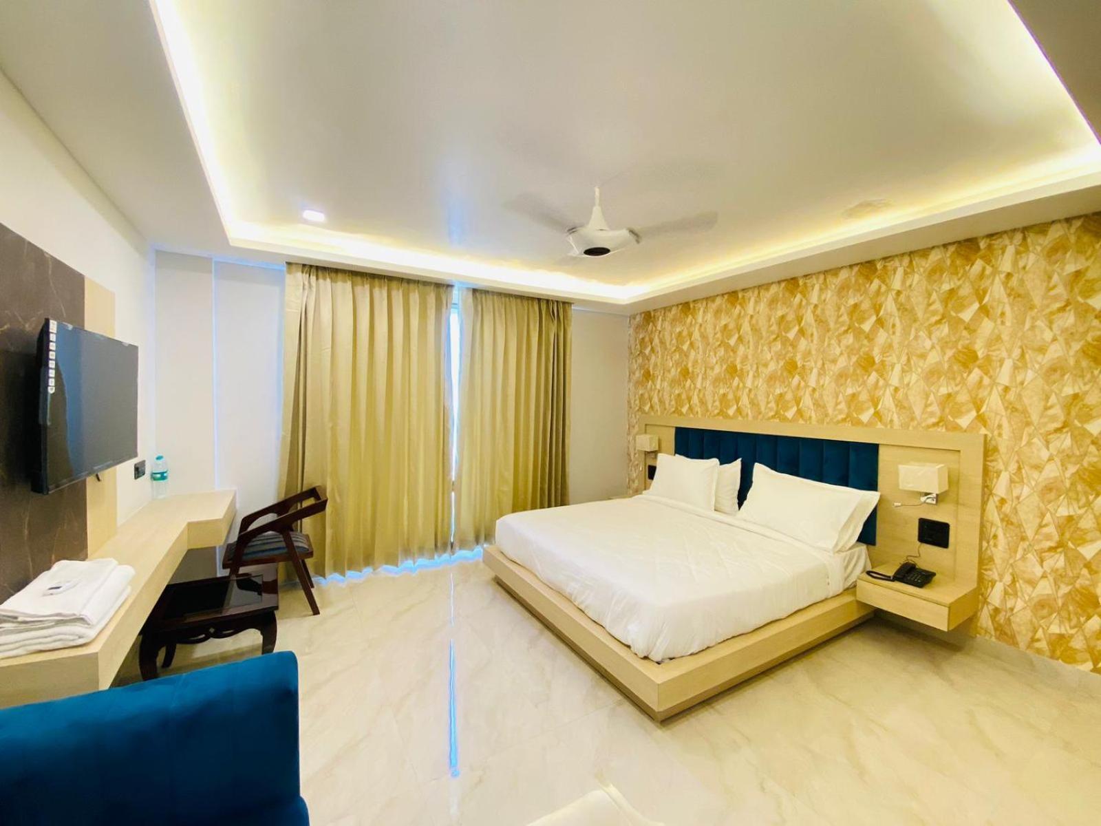 Hotel Holiday Grand Greater Noida Dış mekan fotoğraf