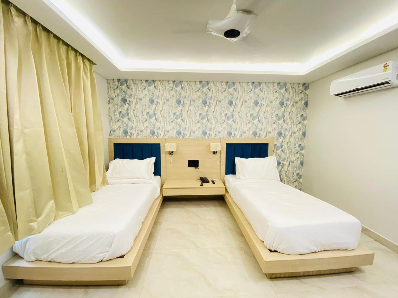 Hotel Holiday Grand Greater Noida Dış mekan fotoğraf
