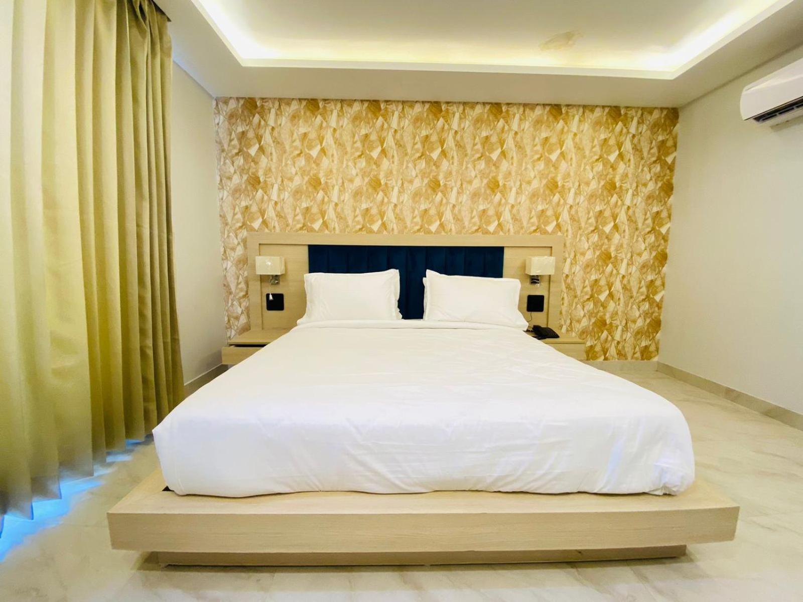 Hotel Holiday Grand Greater Noida Dış mekan fotoğraf